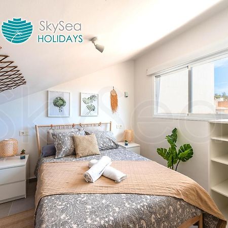 Skysea Holidays City Center Suites Malaga Exterior photo