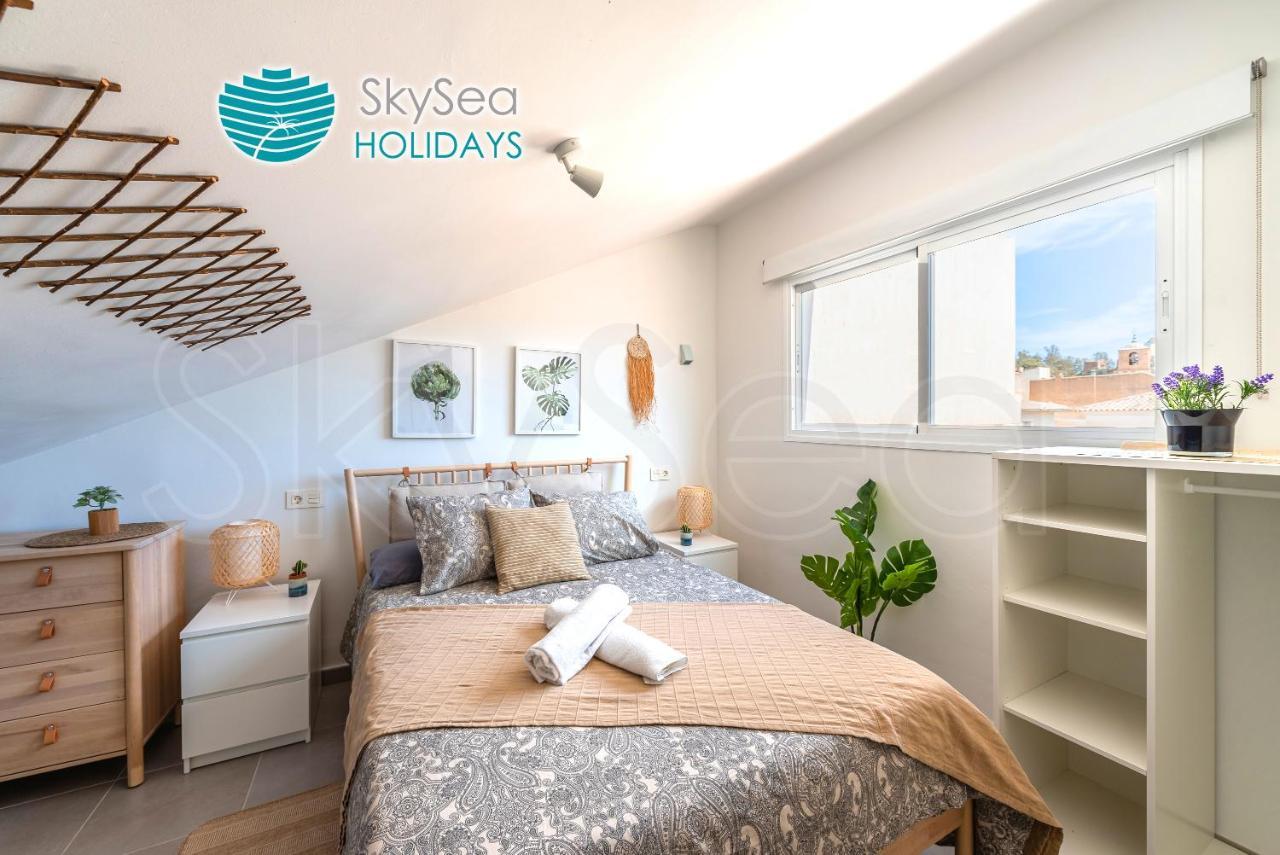 Skysea Holidays City Center Suites Malaga Exterior photo