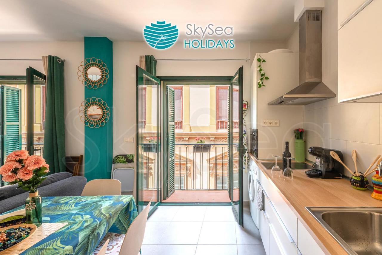 Skysea Holidays City Center Suites Malaga Exterior photo