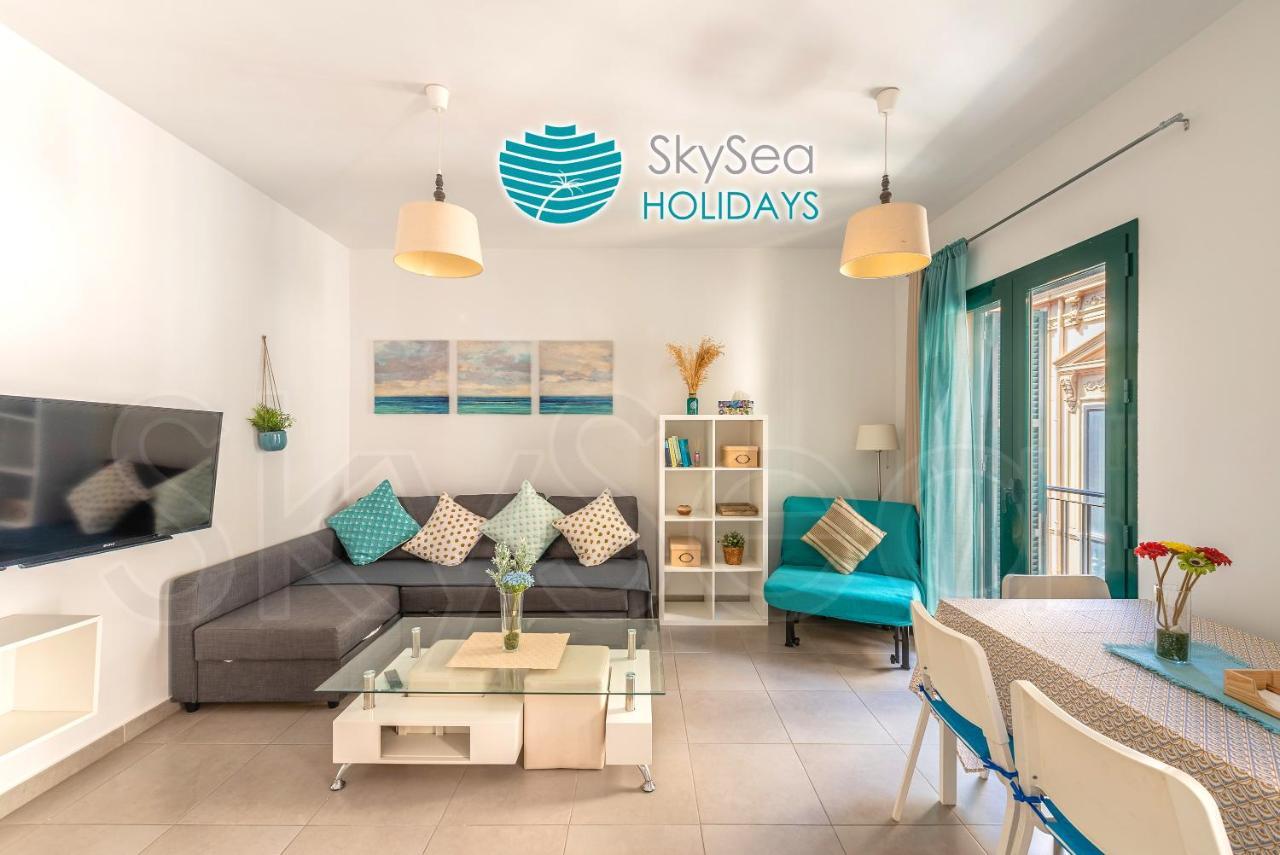 Skysea Holidays City Center Suites Malaga Exterior photo